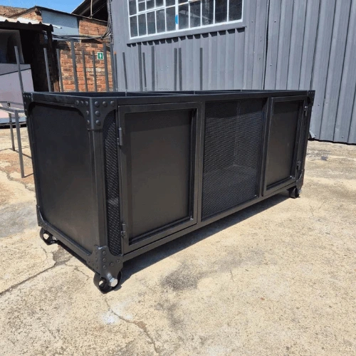 Freshly coated load bin